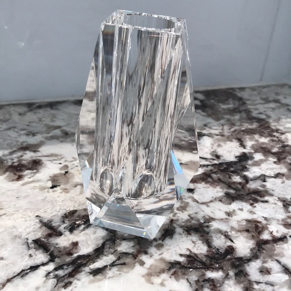 New Small outstanding crystal vase - Picture 1 of 4
